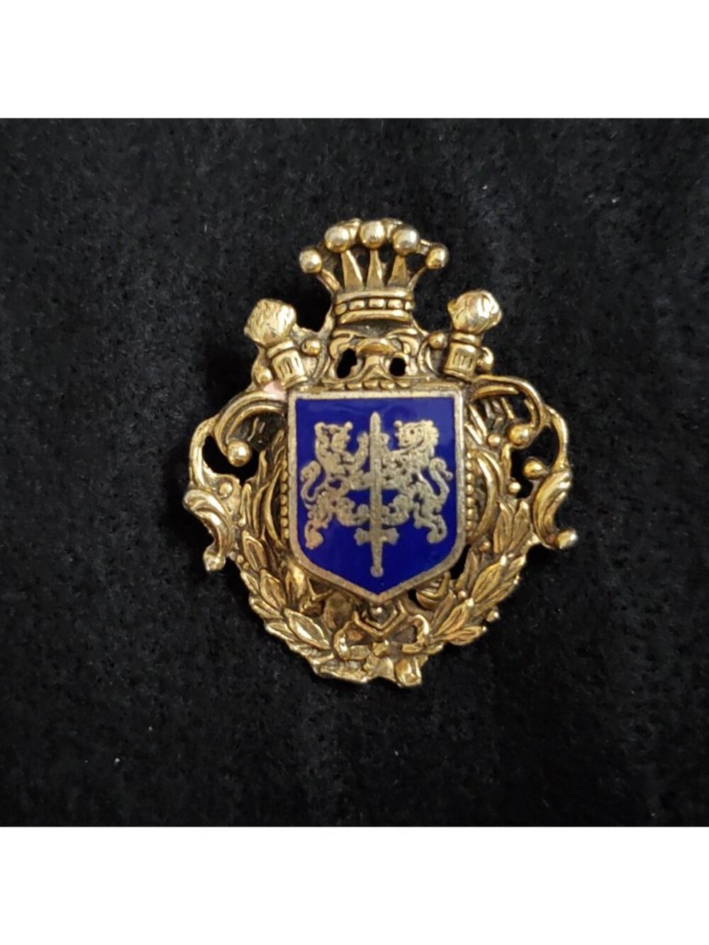 Vintage Heraldic Brooch Gold Tone Coat Of Arms Lions Blue Enamel 1.75"